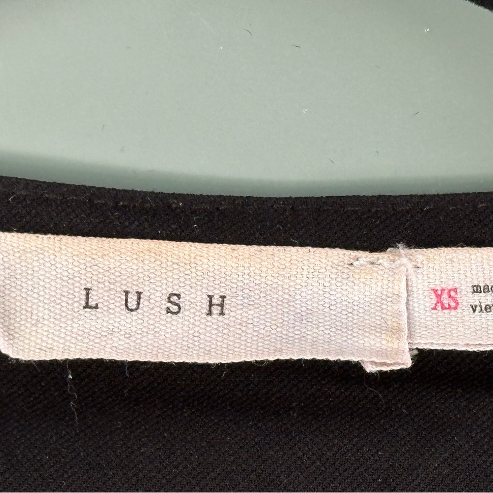 Lush black blazer
